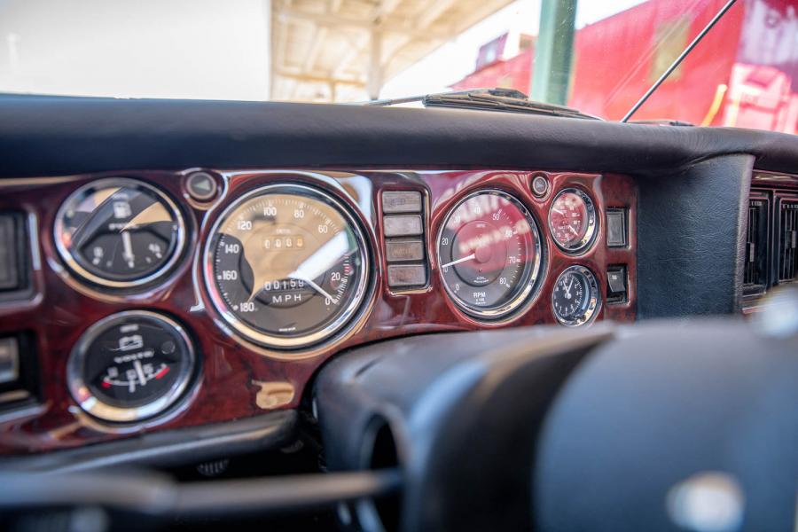 Панель приборов MGB Roadster 5-Speed 1977 года  (фото 33 из 72)